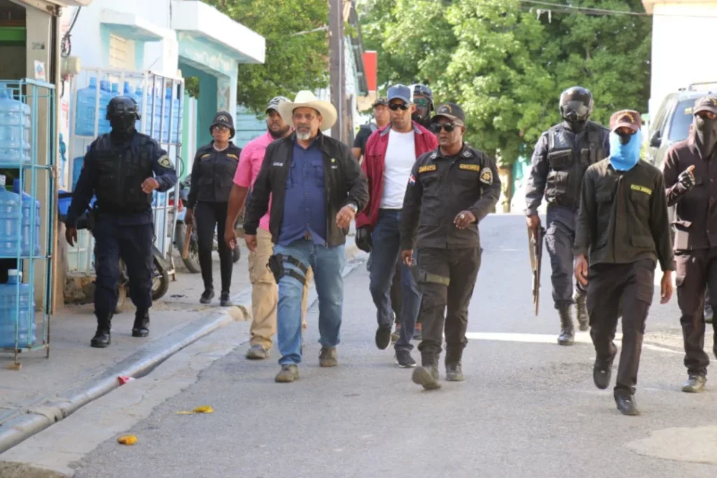 alcalde riveron sale en busca de haitianos