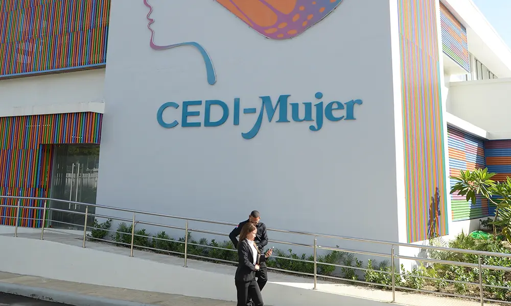 679197f480988 local de cedi mujer 22 1 2025 5.jpg