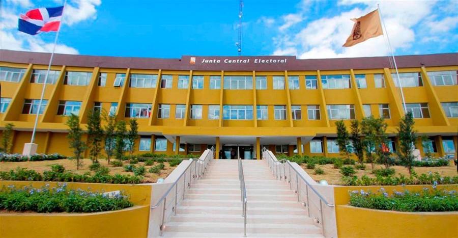 900900p416ednmainimg jce fachada 13290582