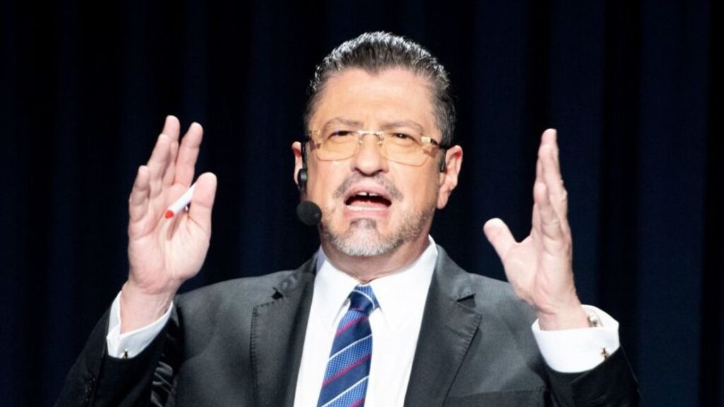 cnne 1178737 costa rica election debate chaves figueres