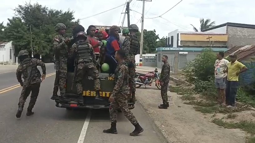 ejército de rd traslada haitianos