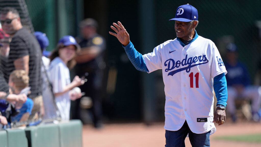 16179118 manny mota clean ap tn img