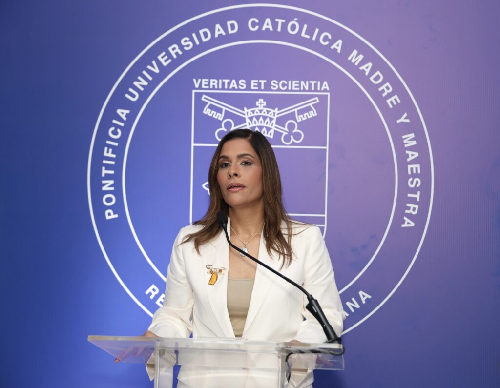 98601496 madelyn martínez