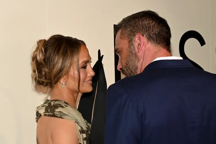 j lo ben affleck a56e2f08c7934635b35839ea232b7485