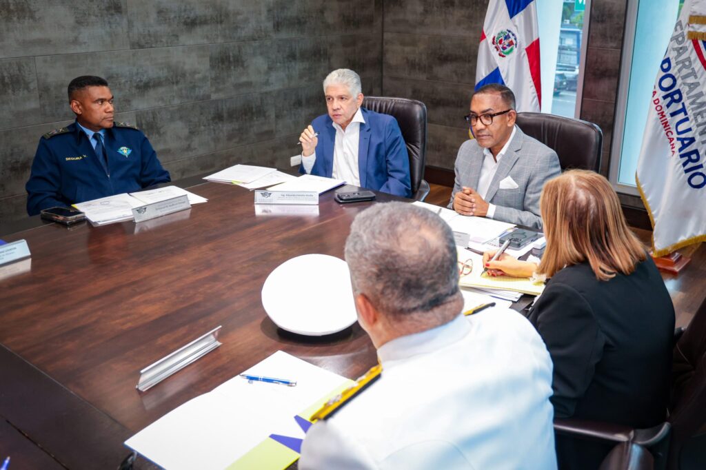 comision aeroportuaria foto departamento aeroportuario scaled