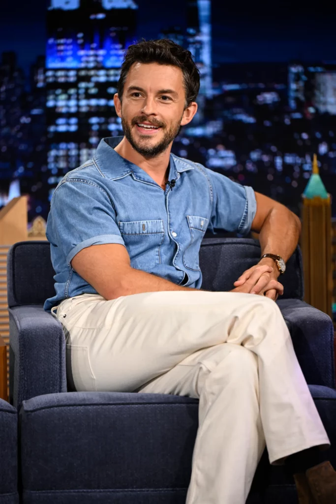 jonathan bailey 2221397122