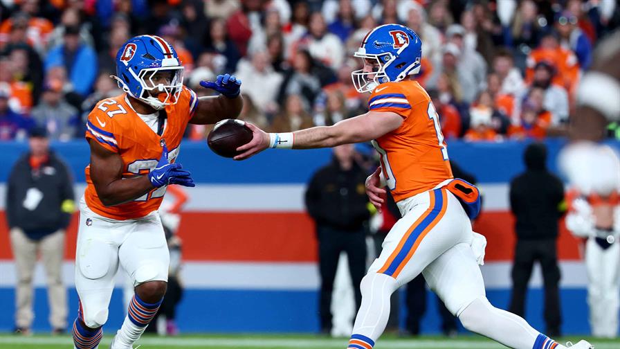 afp202511072245424226v1highreslasvegasraidersvdenverbroncos 1975b9ad focus 0.23 0.69 896 504