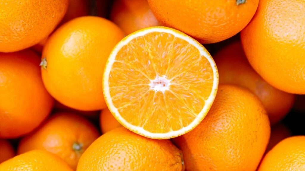 ¿que vitaminas tiene la naranja 1200x675