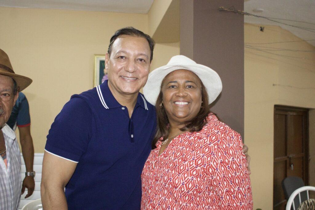 abel martinez junto a la diputada idenia dońe san cristoba