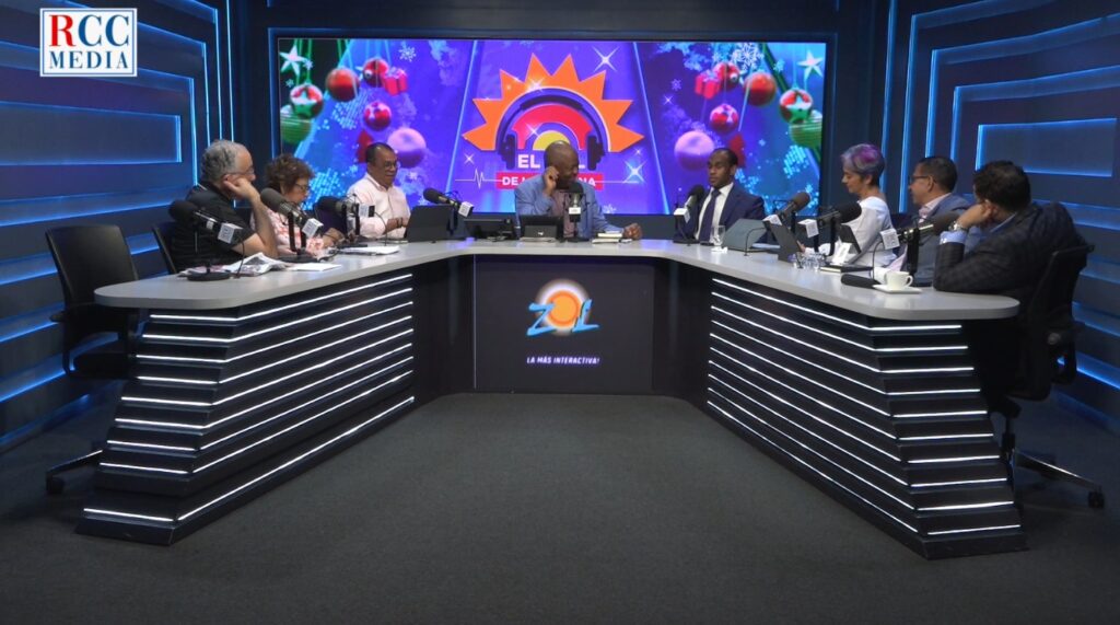 eduardo núñez junto al staff de el sol de la mañana