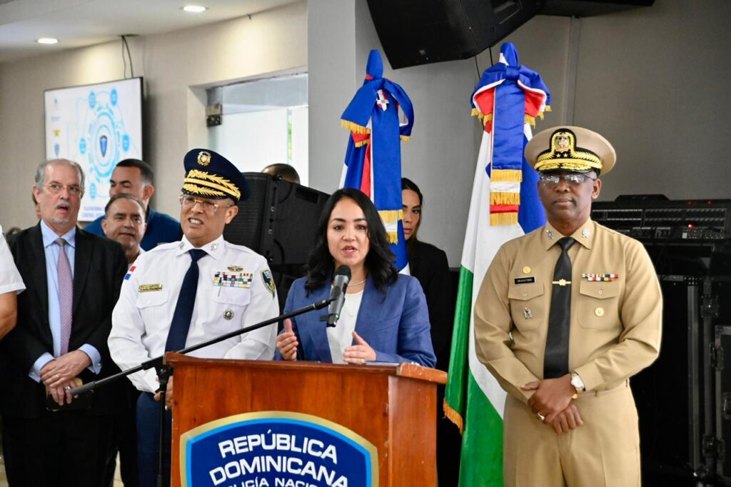 La ministra de Interior y Policía, Faride Raful