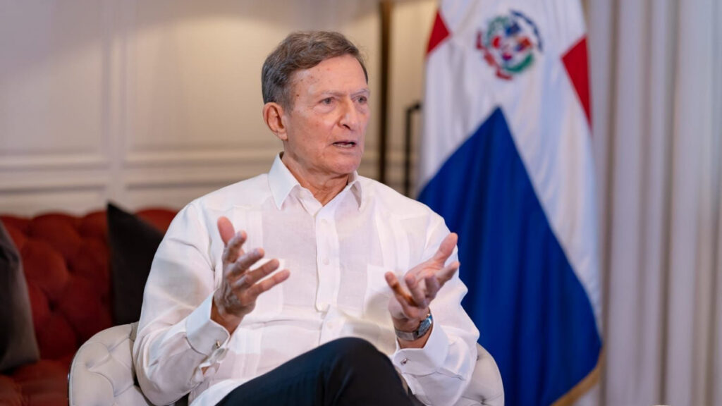 canciller roberto Álvarez