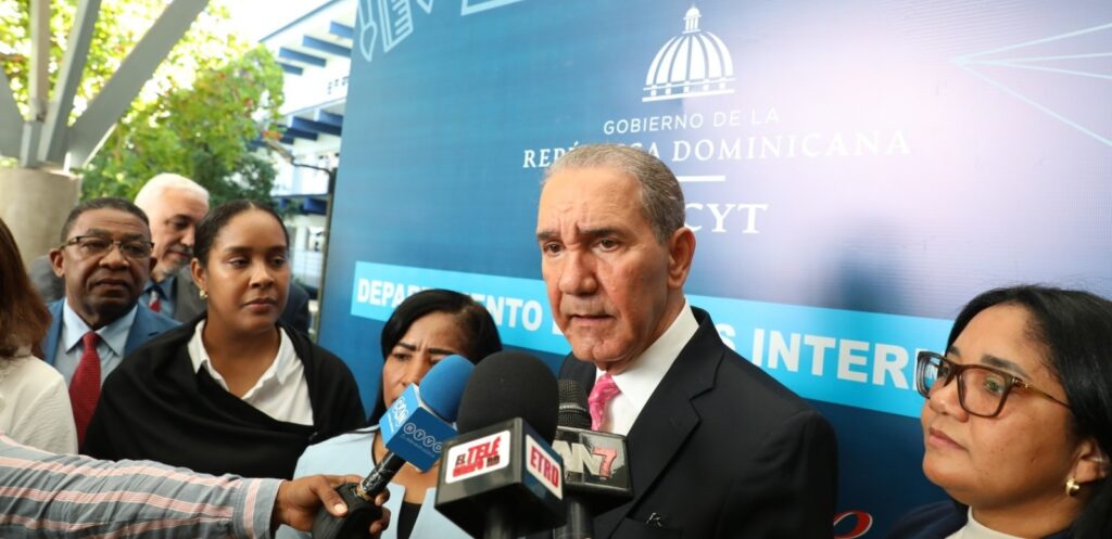 mescyt abre convocatoria para 1800 becas internacionales 3 (1)