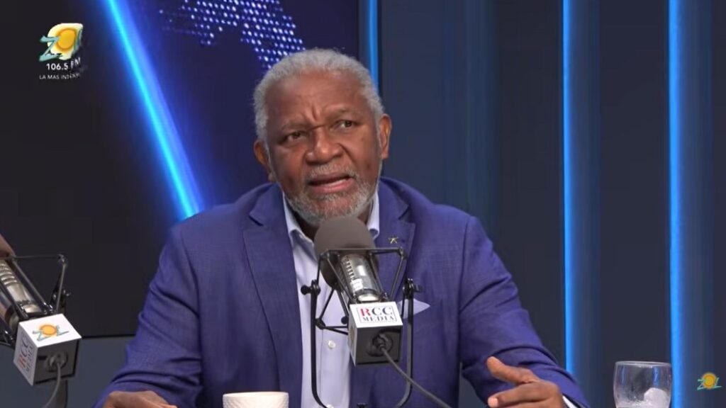 El exministro de Educación Melanio Paredes, entrevistado en El Sol de los Sábados por Zol 106.5 FM.