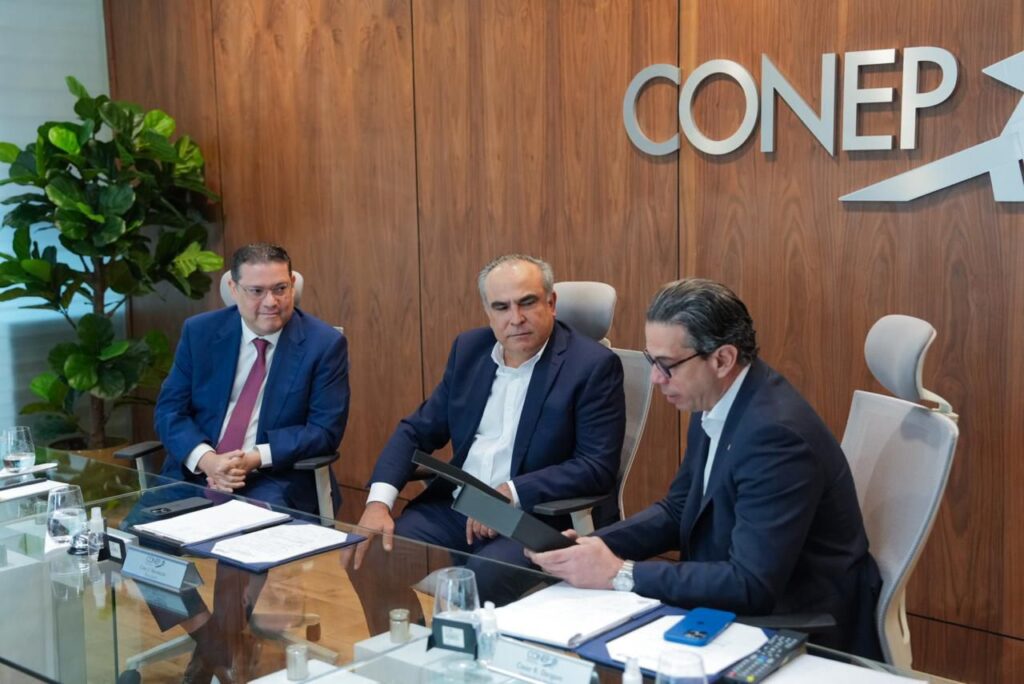 Reconocimiento CONEP a Sanz Lovatón