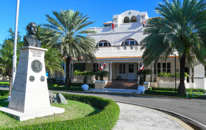 Cancela vicecónsules dominicanos exteriores