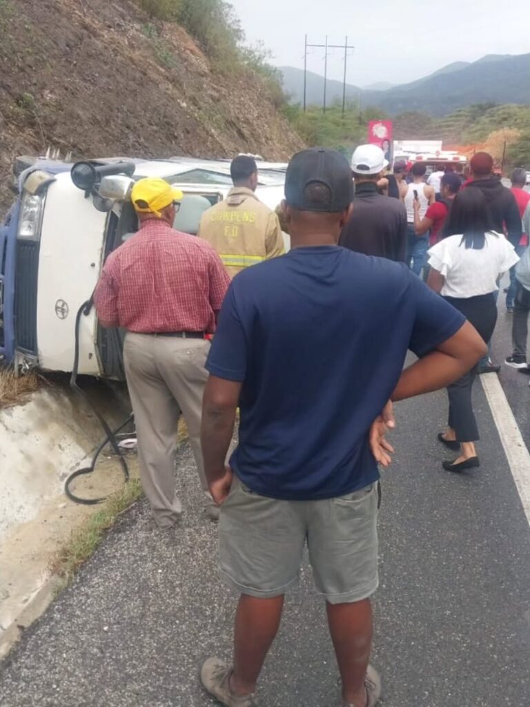 aparatoso accidente de transito ocurrido ahora en la denominada subida del numero carretera a 1 1200x1600