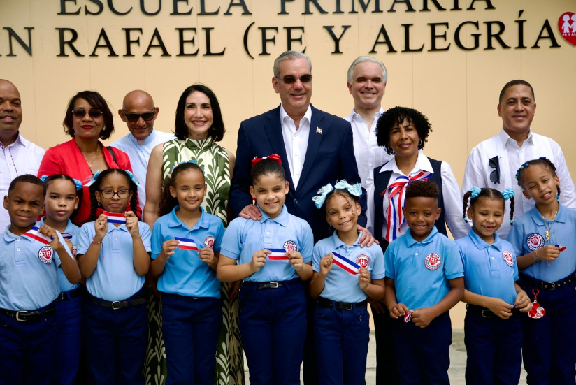 Abinader inaugura escuela en Los Guandules que beneficiará a más de 800 ...