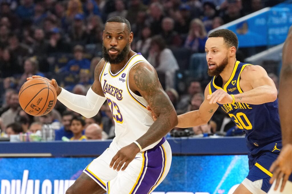 LeBron guía a Lakers ante Warriors