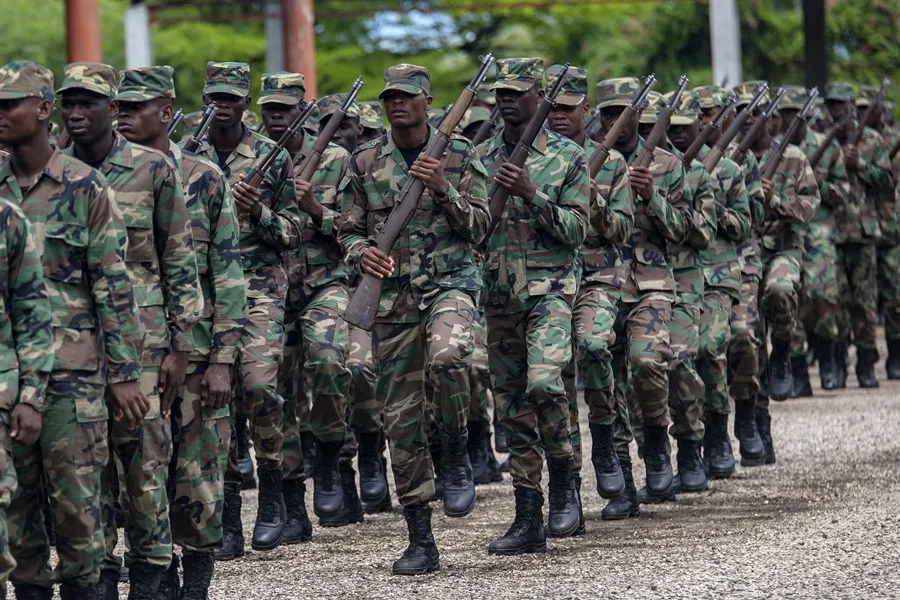 Refuerzo militar y planes de expansión de las Fuerzas Armadas