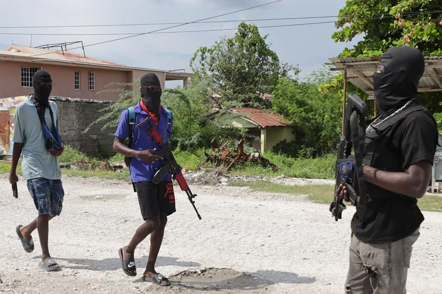 Violencia provoca desplazamiento masivo