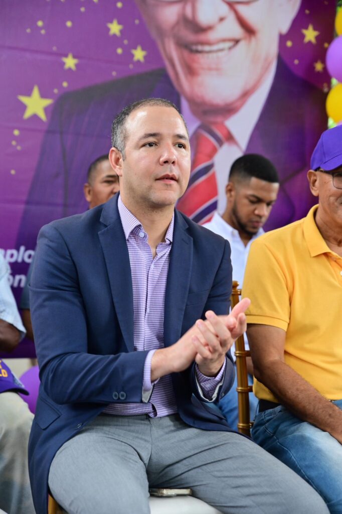 Johnny Pujols critica medidas del Gobierno y defiende gestión del PLD