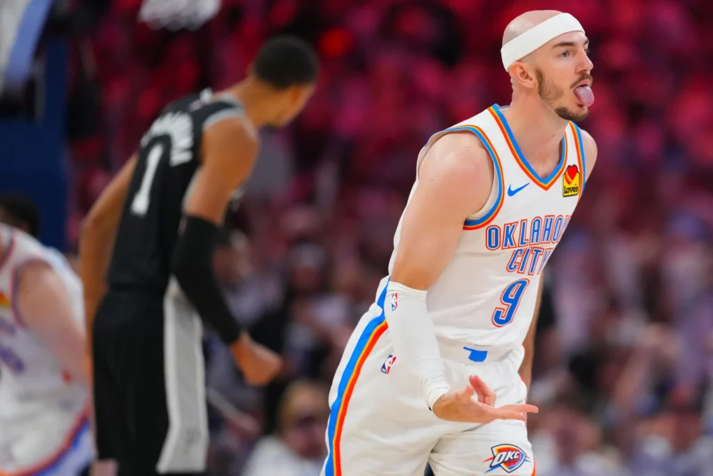 Oklahoma City reaccionó tras dura derrota en el cuarto partido