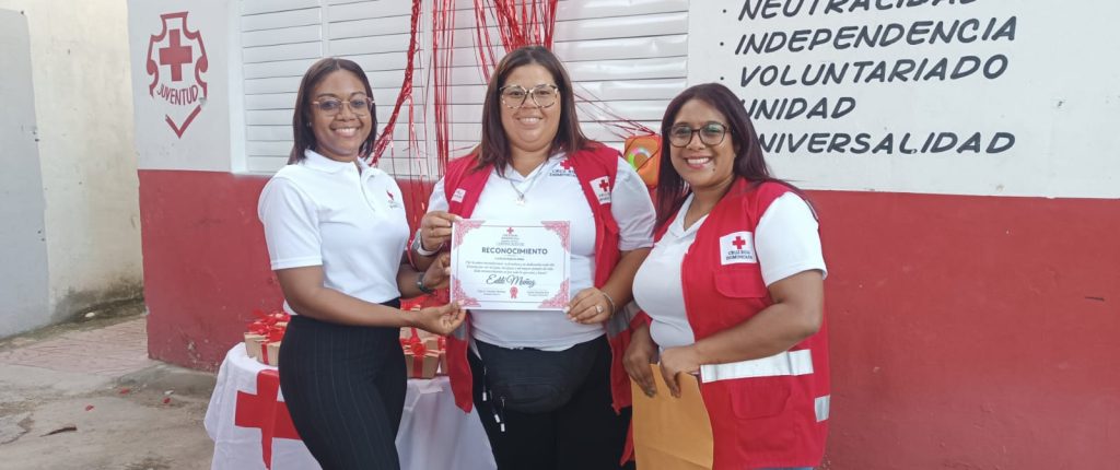 Reconocen a voluntarias por su compromiso y trayectoria de servicio