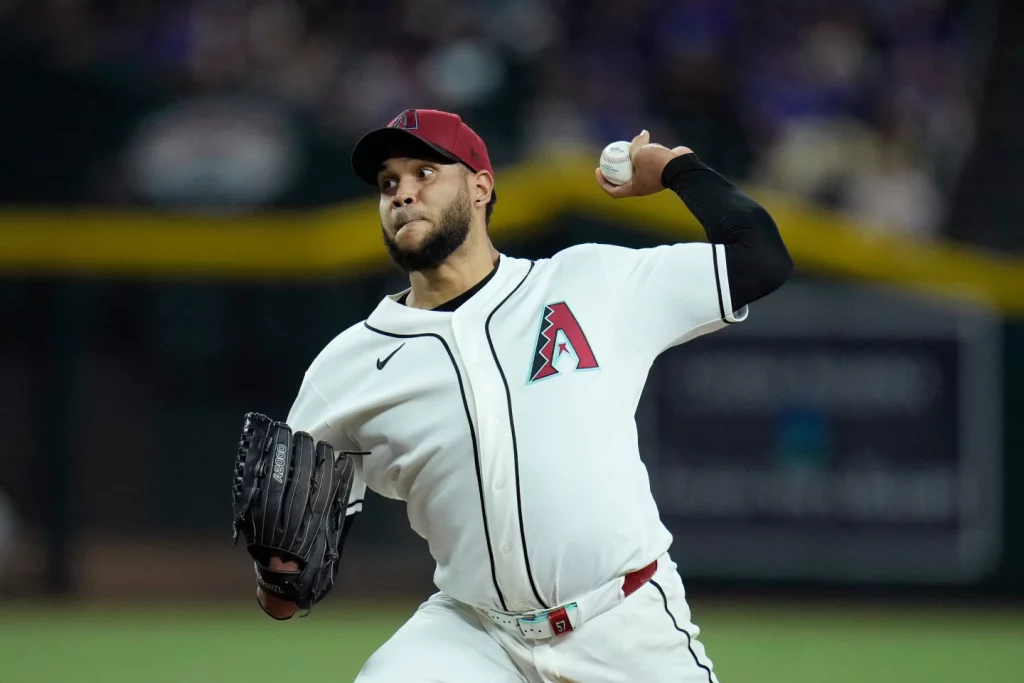 Eduardo Rodríguez sostiene el juego desde el montículo