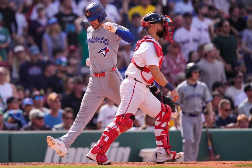 Boston reaccionó tarde, pero Toronto respondió en la novena