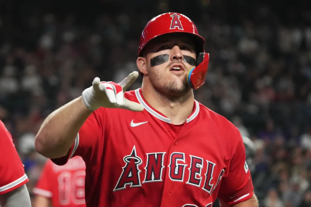Trout intentaba sostener una temporada de resurgimiento