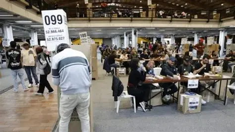 Acusaciones, demandas y discursos duros marcan la recta final