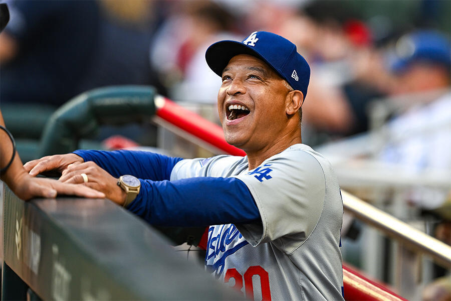 Roberts entra en la historia y los Dodgers mantienen su impulso