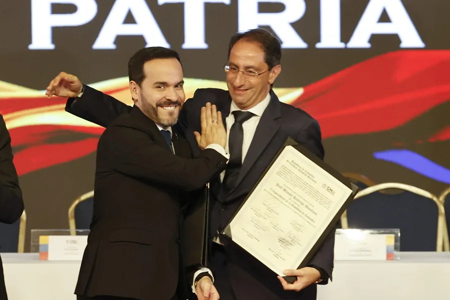 Transición en Colombia se desarrolla en medio de tensiones políticas e institucionales