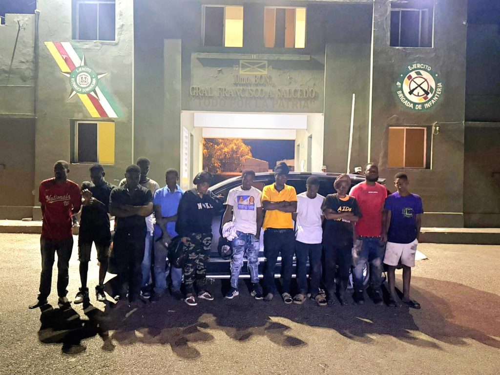 Operativo en Valverde y Dajabón deja dos vehículos abandonados y detenciones múltiples