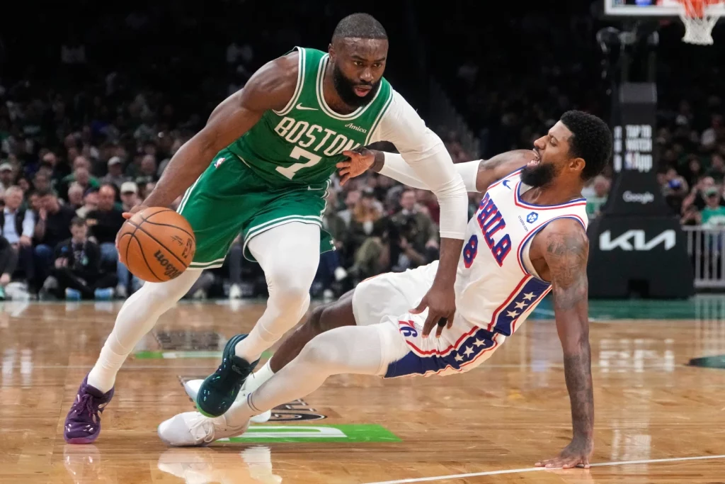 Filadelfia forma un trío estelar con Brown, Embiid y Maxey