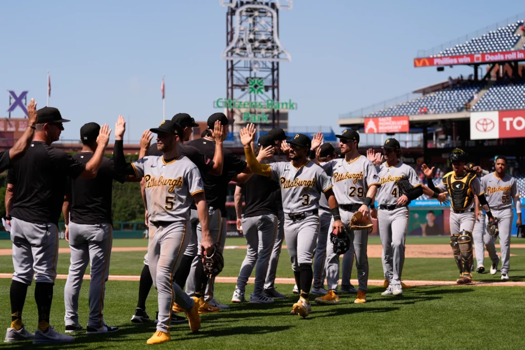 Dominio del pitcheo de Pirates y reacción limitada de Phillies