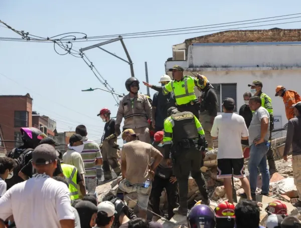 Rescatistas encontraron a la joven junto a su mascota